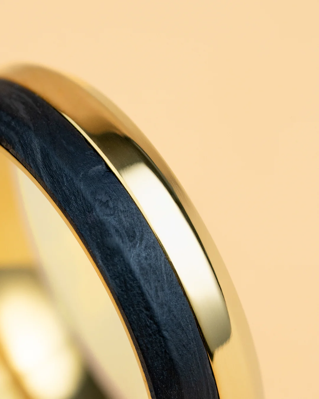 6mm Gold-plated titanium and Carbon ring - Image 2
