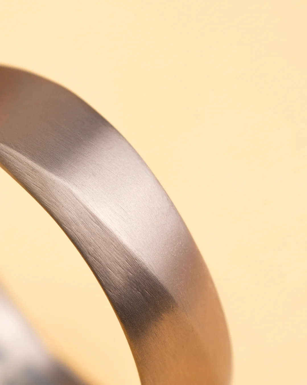 6mm Twisted full Bronze-plated Titanium ring - Image 2
