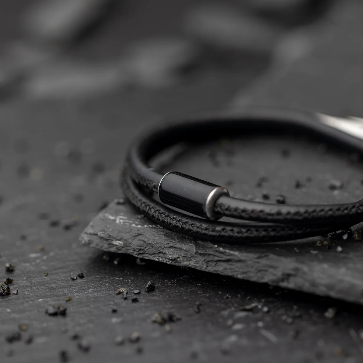 4mm Nappa leather bracelet with custom Onyx stone - Image 3