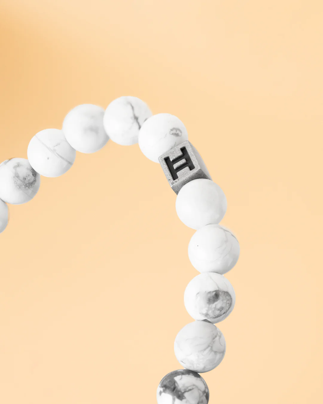 Cross bracelet with 8mm white Howlite stone - Image 2