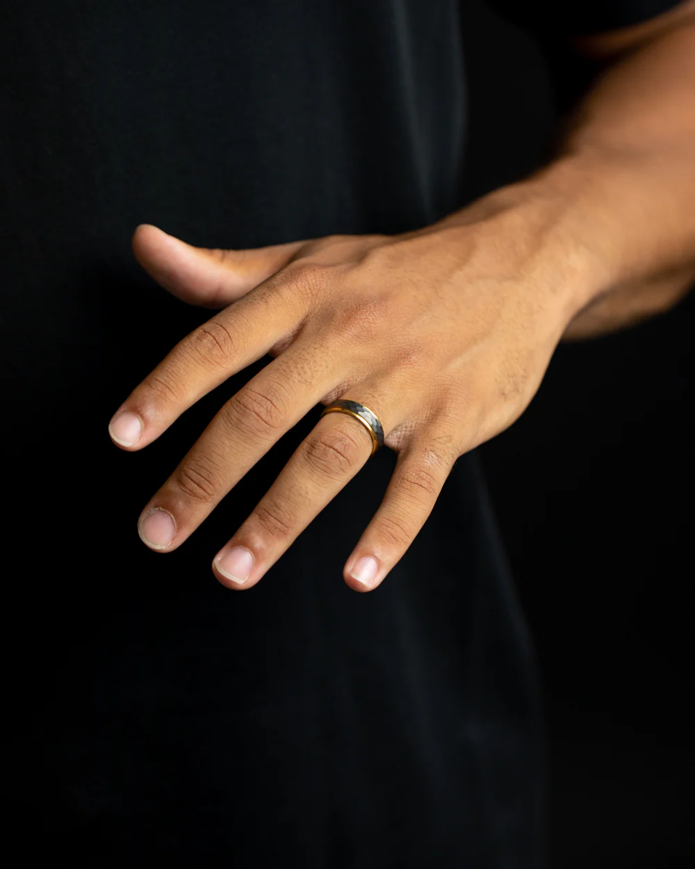 6mm Titanium ring with gold & black finish - Image 3
