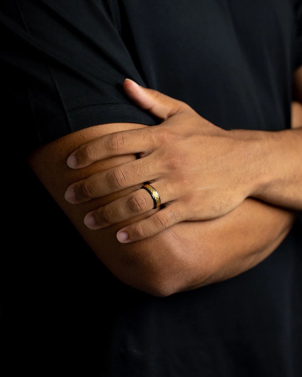 6mm Titanium ring with black & gold finish - Image 3