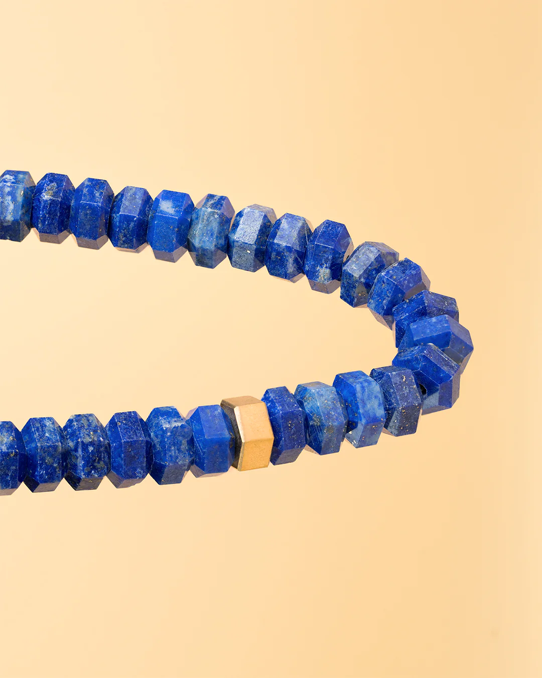 Exclusive bracelet with hand-cut Lapis Lazuli stone and 18k gold plating - Image 4